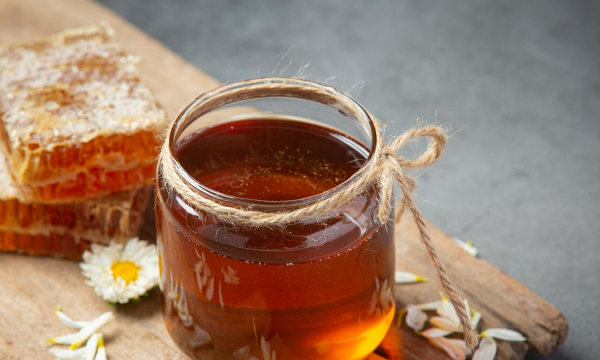 Два быстрых способа проверить мед на натуральность: совет пчеловода