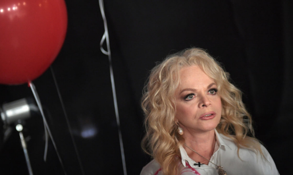 Прокурор огласил внушительные сроки для обманувших Ларису Долину мошенников